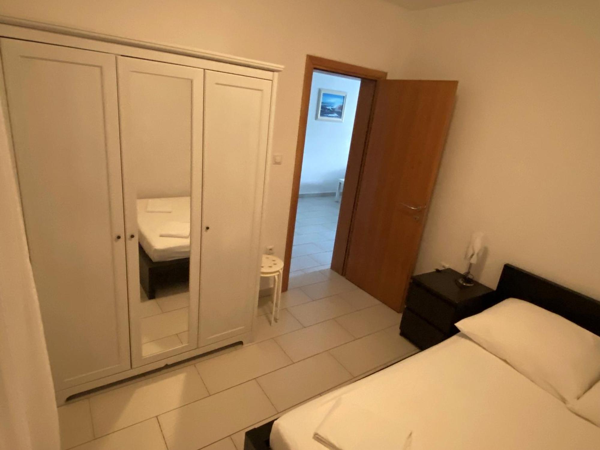 Apartmani Dragicevic Vir Buitenkant foto