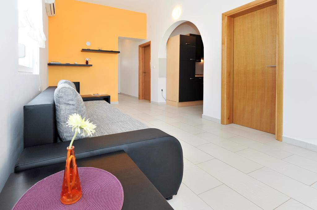 Apartmani Dragicevic Vir Buitenkant foto